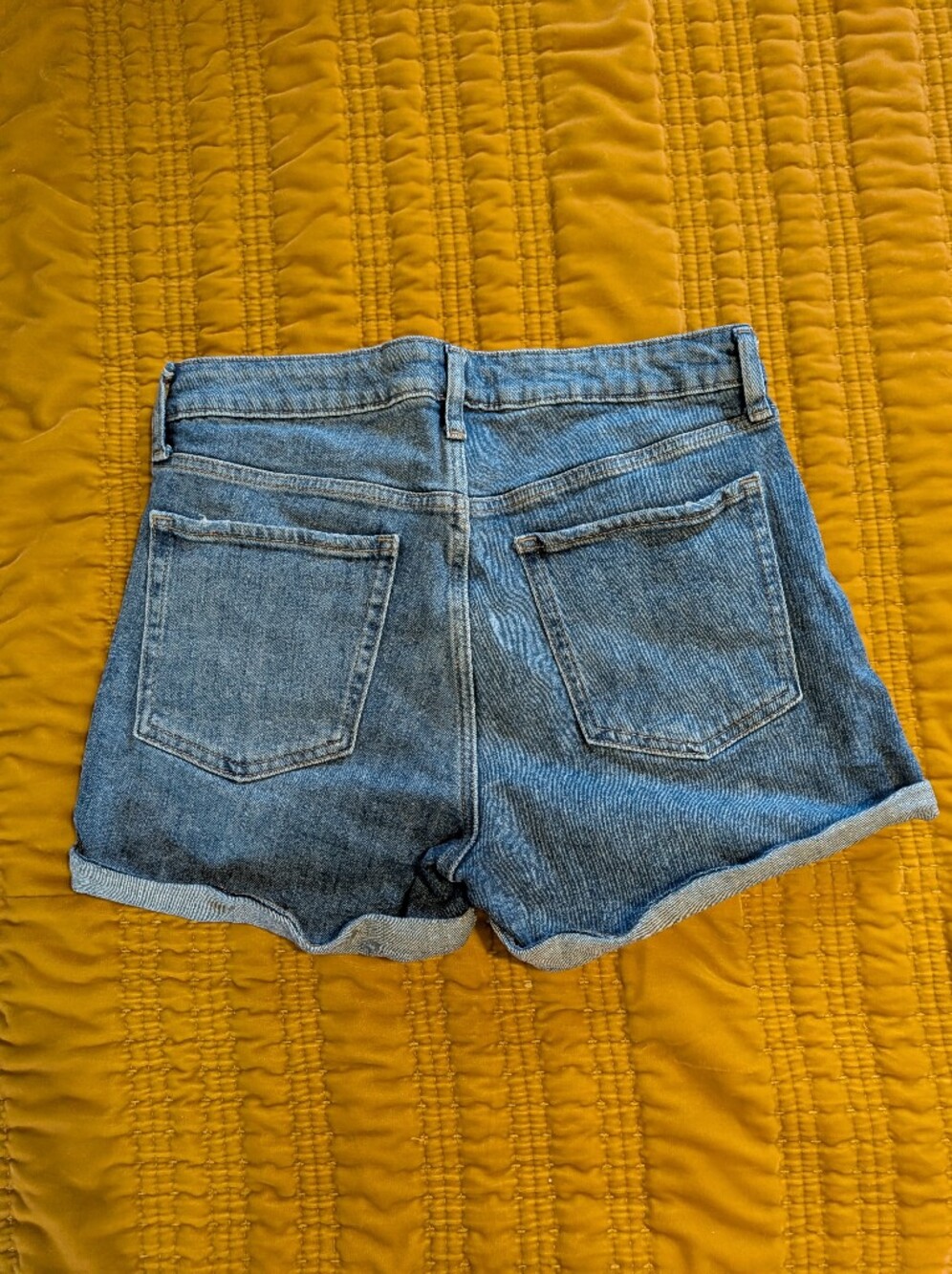 Old Navy 3in Distresses Denim Shorts Size 10 - Picture 3 of 5